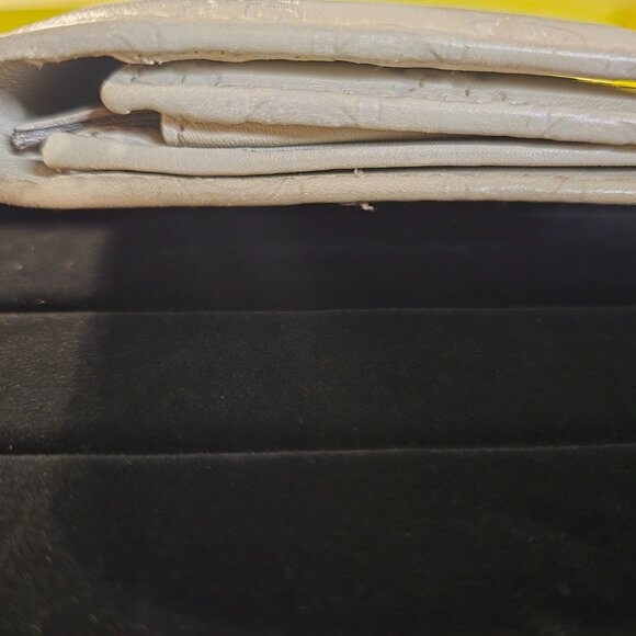 *GUCCI* Authentic GG Signature Leather Wallet w/Gold Name Plate Single Fold/Snap - Picture 11 of 16